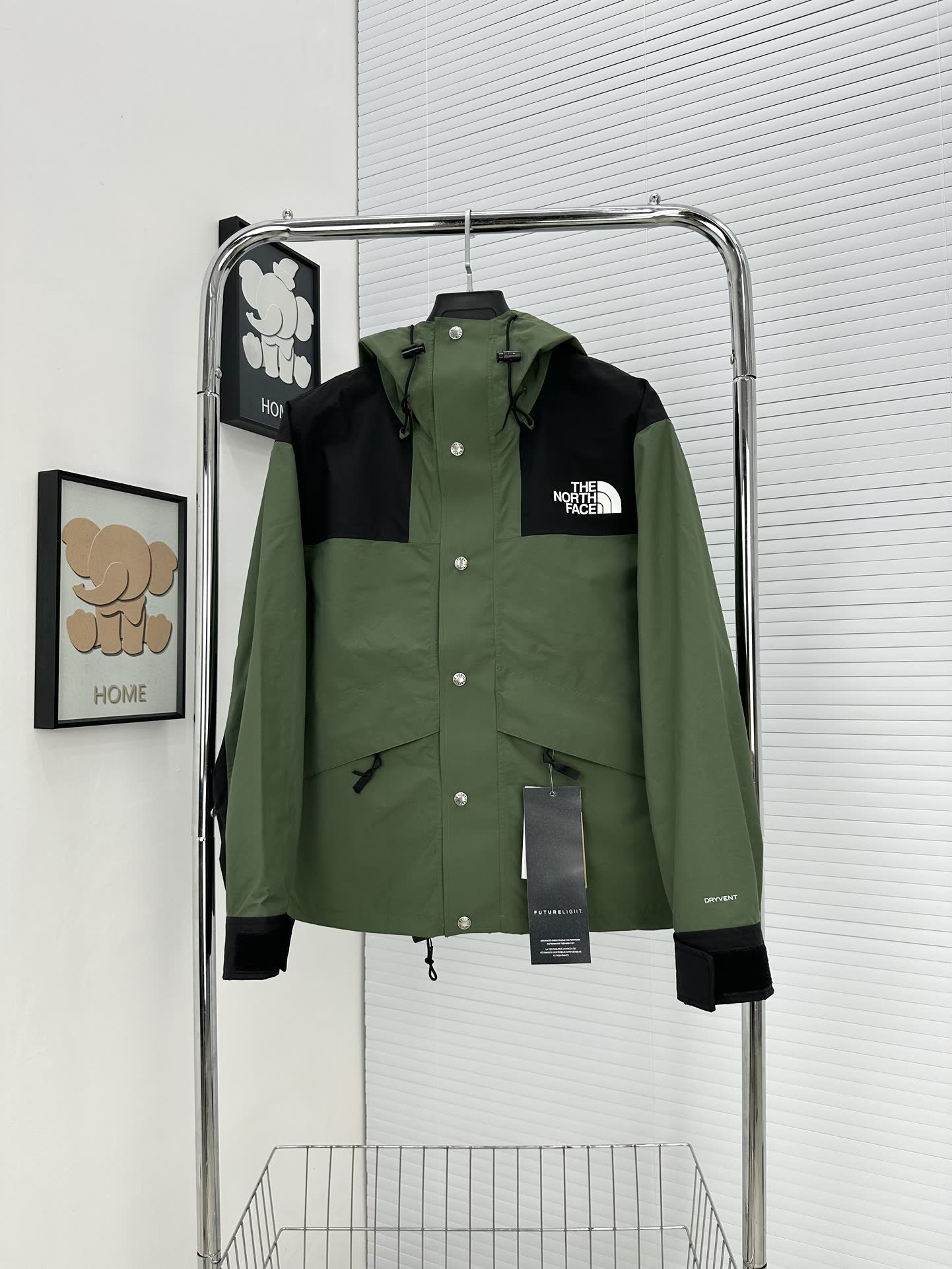 The North Face 1986 Mountain Jacket NF0A5J5N